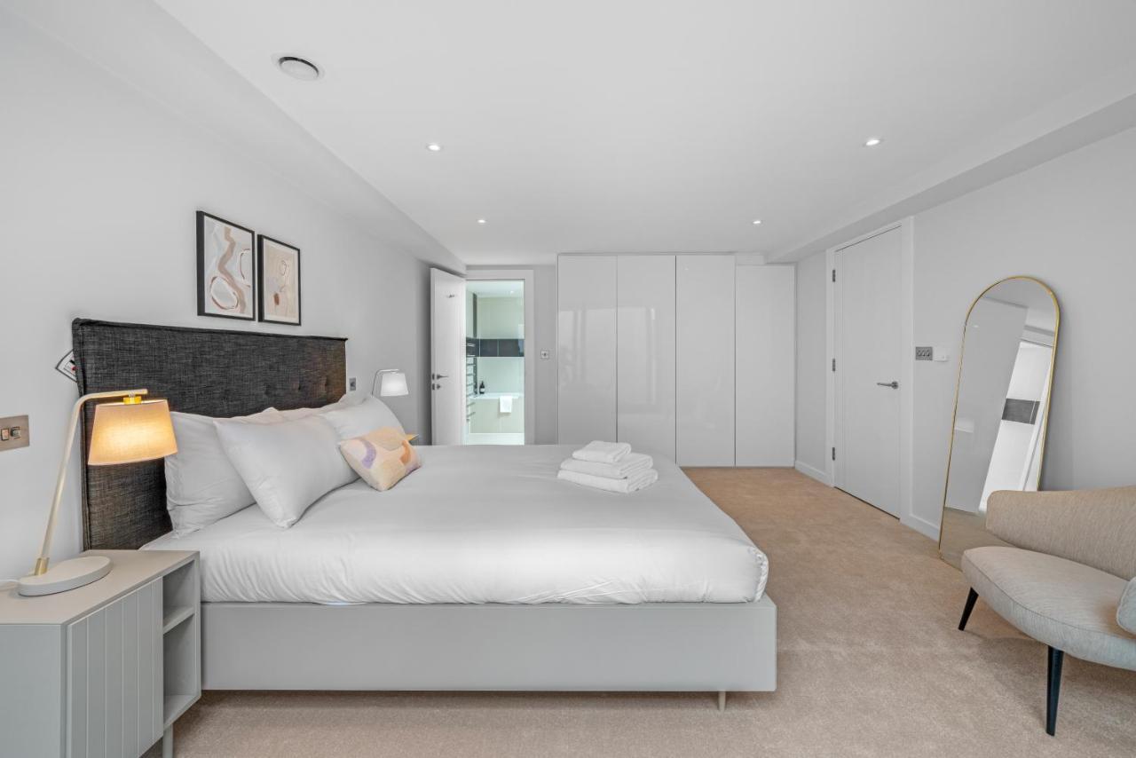 Joivy Stylish 3 Bed, 3 Bath House With Private Courtyard In Chelsea Vakantiehuis Londen