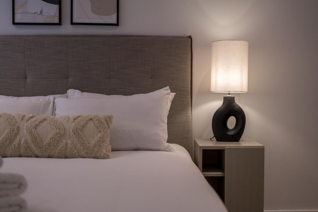 Vakantiehuis Joivy Stylish 3 Bed, 3 Bath House With Private Courtyard In Chelsea *