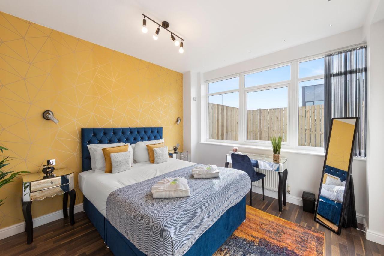 Central Located In City Of - Farringdon Station * London