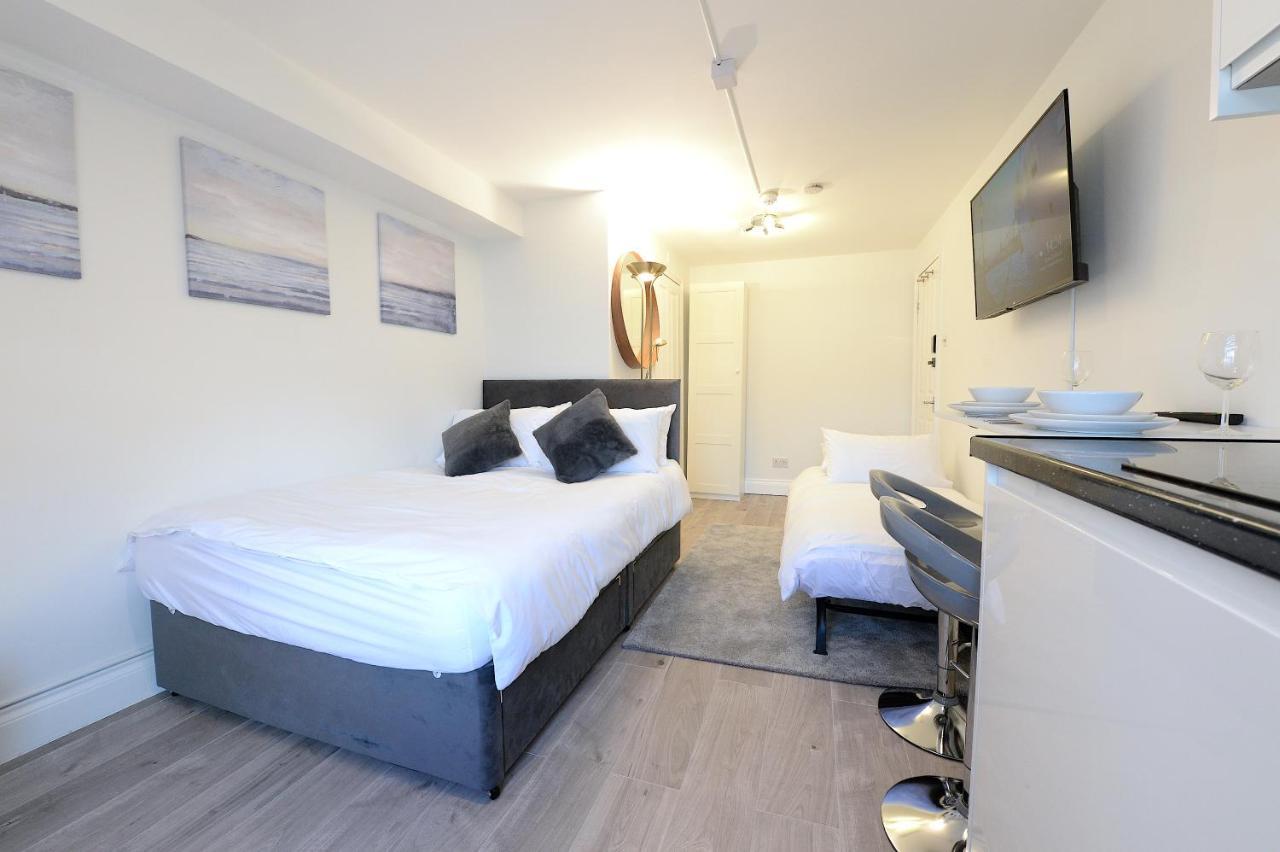 Apartment Studios: Line Convenience Near Westfield