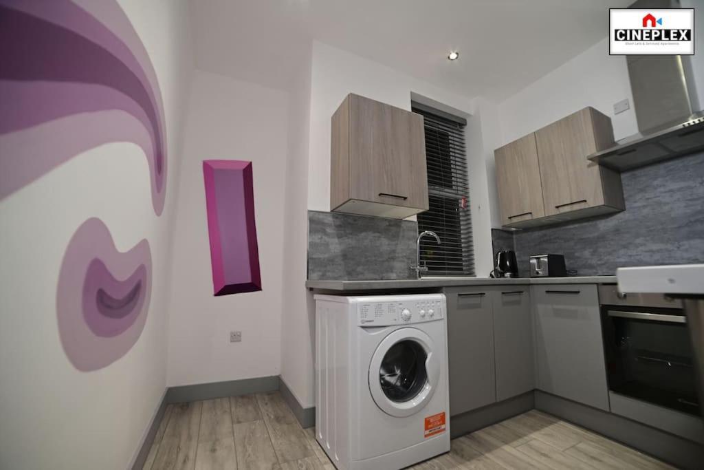 Cheerful 1bed Studio Flat With Netflix And Wi-fi By Cineplex Short Lets & Serviced *