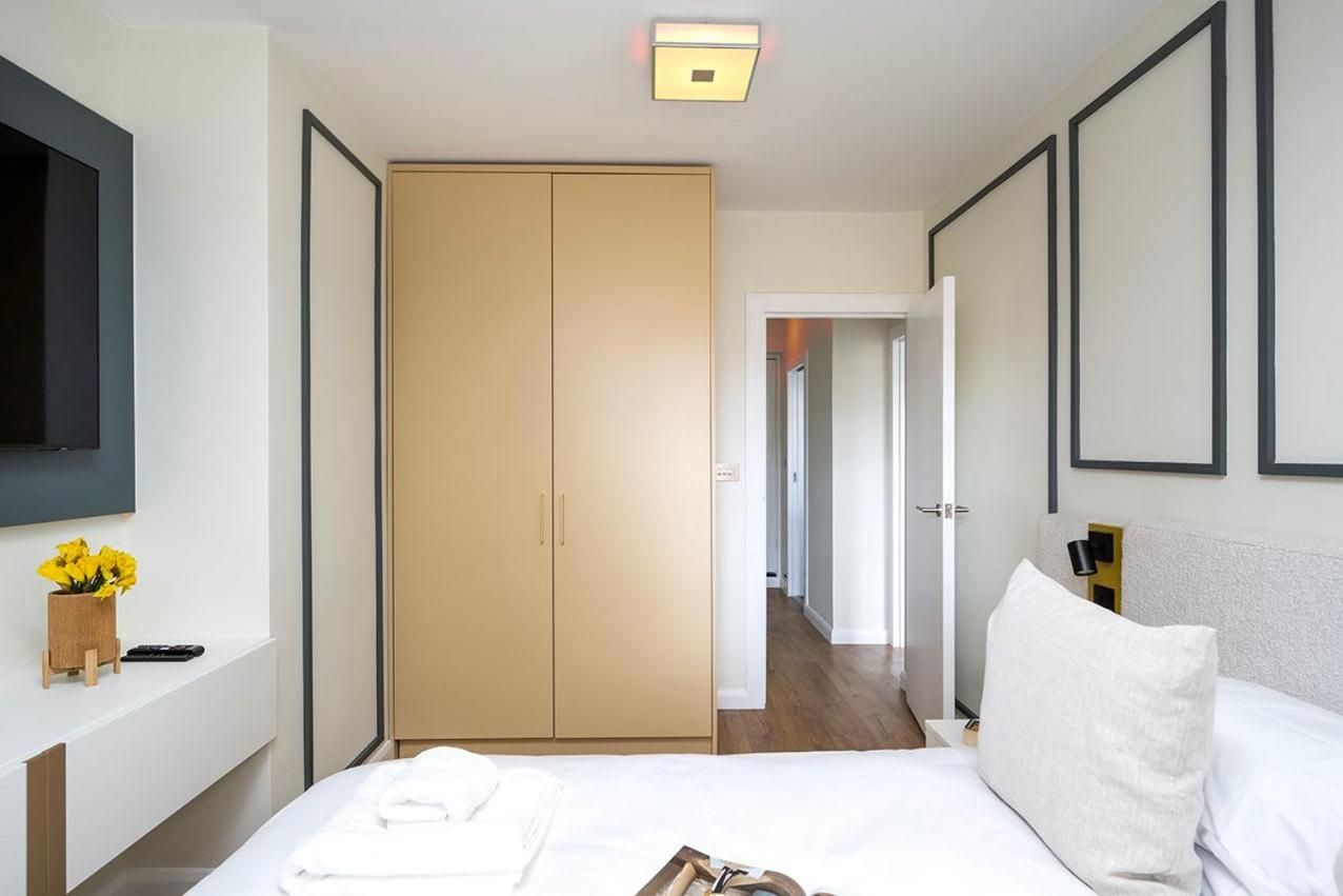 Apartment Stylish And Convenient 2 Bed