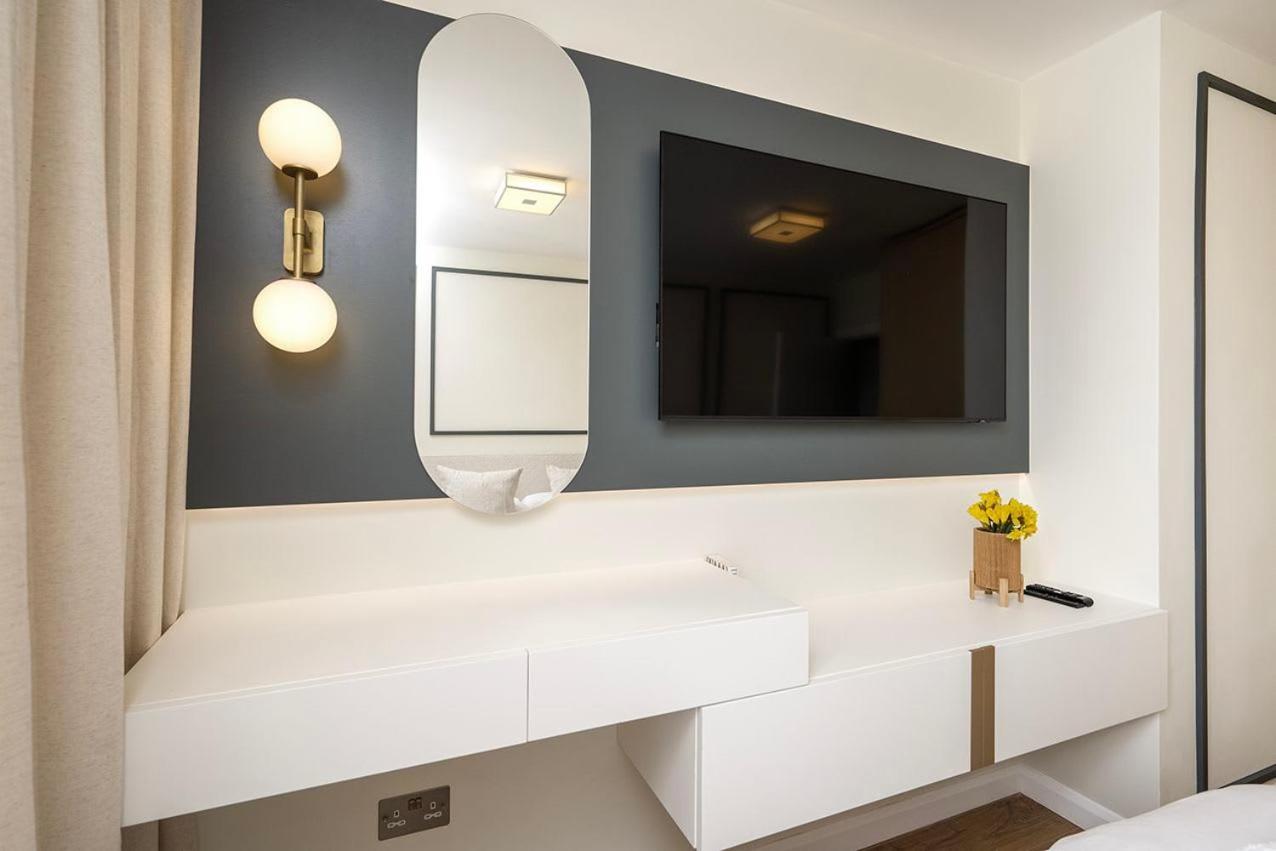 Stylish And Convenient 2 Bed * London