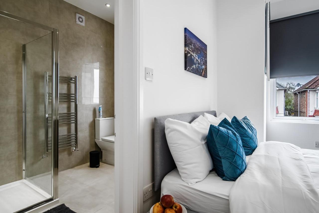 Modern Studio In Wembley Apartment London