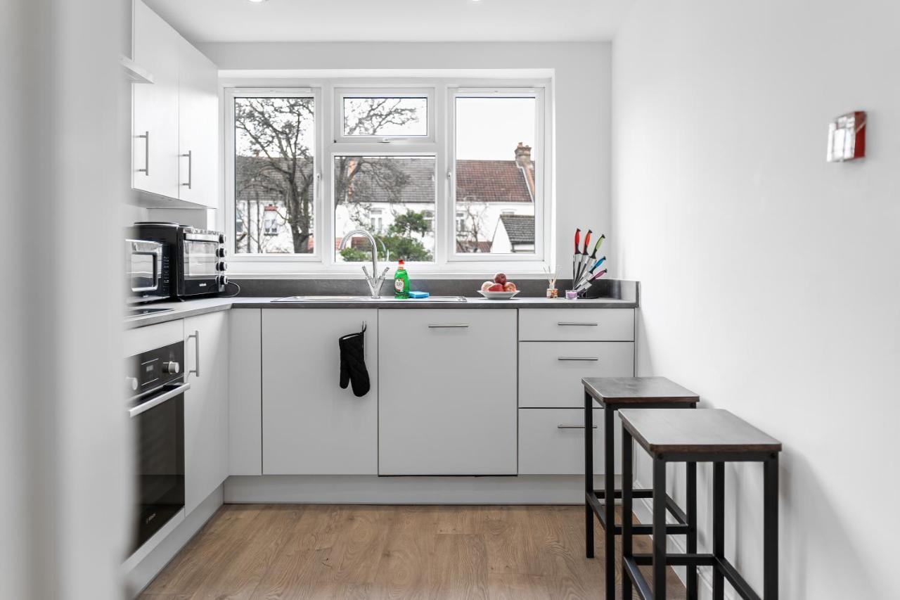 Modern Studio In Wembley *