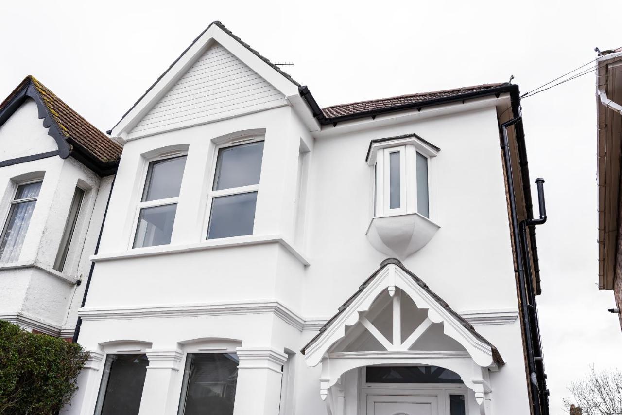 Modern Studio In Wembley London