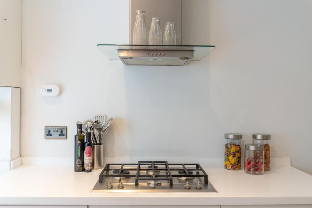 Dahomey - Streatham - * London