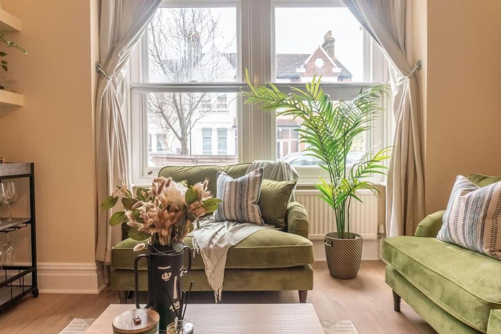 Dahomey - Streatham - * London