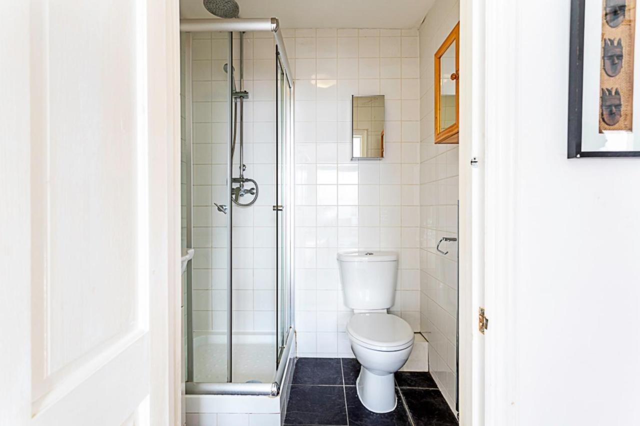 Convenient Studio Near Victoria Appartement