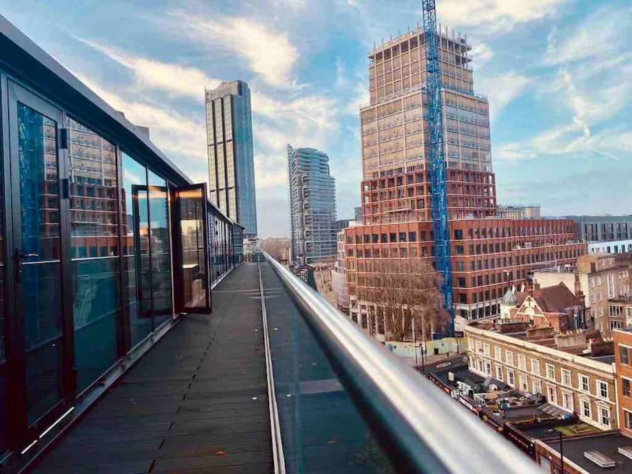 Large 3 Bed 3 Bathrooms Penthouse With Terrace And Views In Appartement