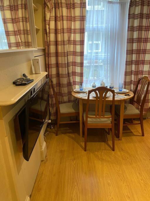 017- Premium Location 100 Penfold Place Apartamento Londres