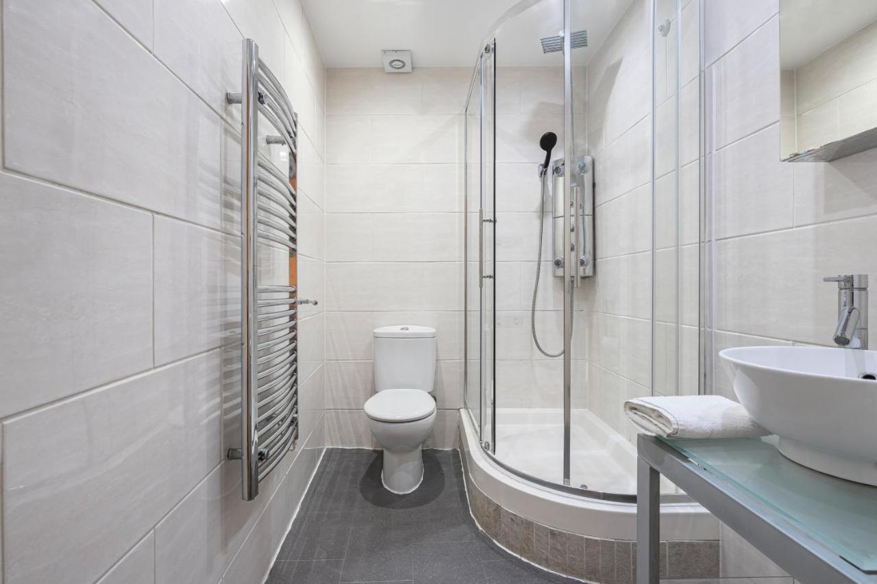 Farringdon Apartment