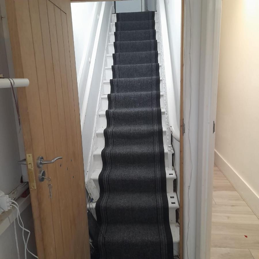 Habitación en casa particular Double With Shared Bathroom In Private Self-contained Flat Will Share With One Other Person In Family House 2 Minutes Walk From Tufnell Park Tube Station 15 Minutes Walk From Camden Town