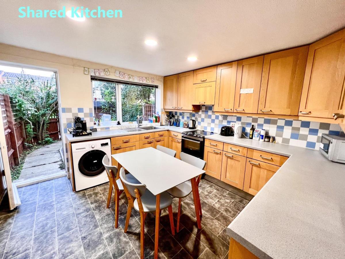 Palace - Excellent In Zone 1 Apartment