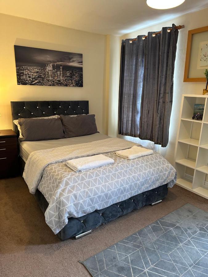 Amazing And Lovely 2- Bedroom First Floor Flat Londres