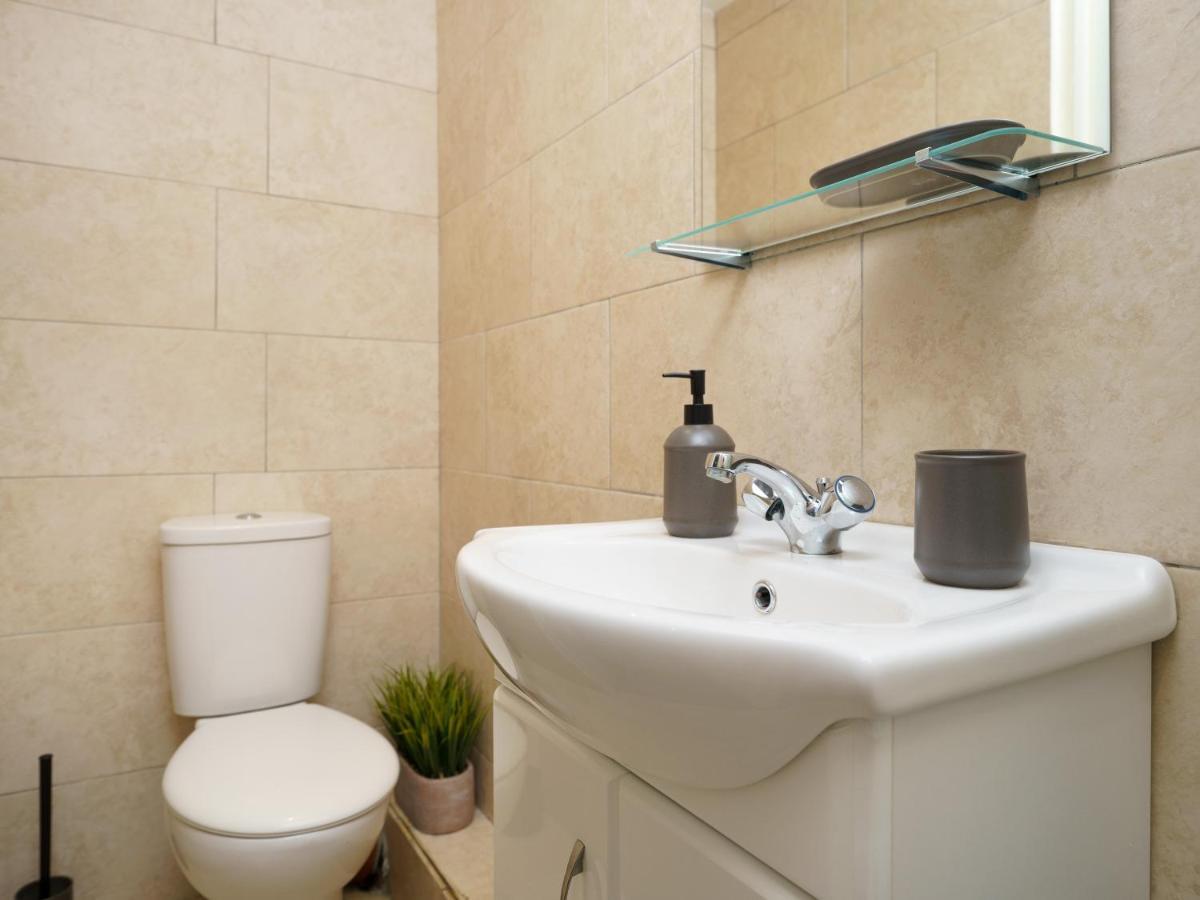 Kensington Nest Serviced Studio 2 Apartment *