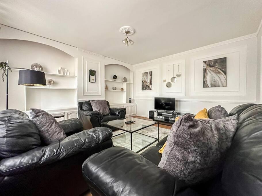 Newly Refurbished 3 Bed House Near O2 Arena London