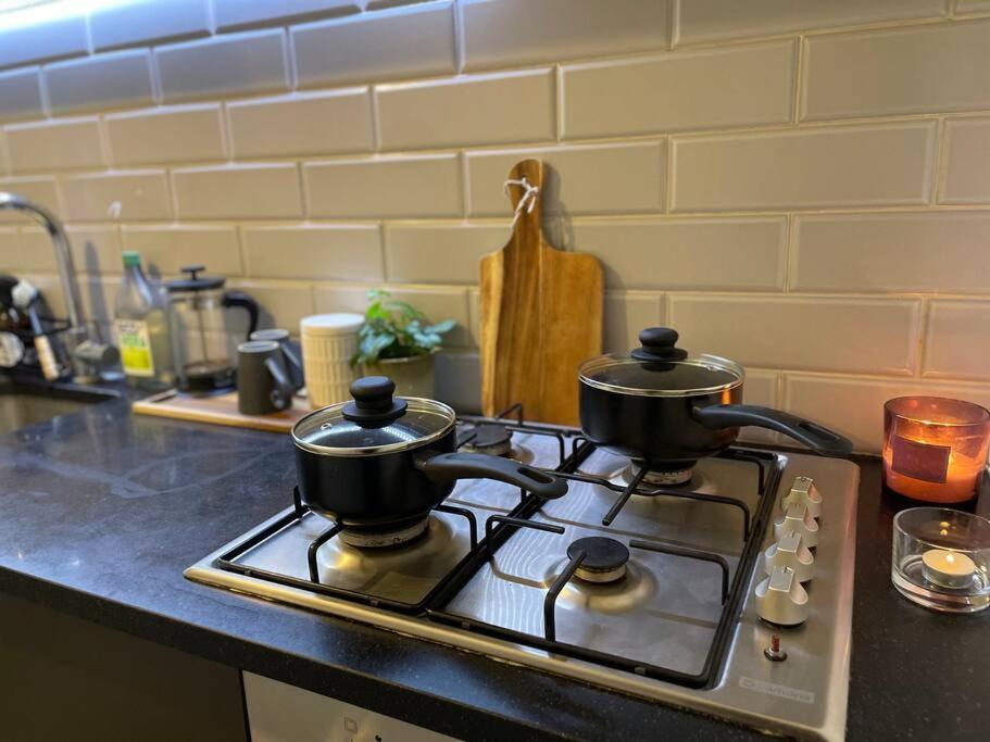 Shoreditch Cosy Flat, Next To Van Gogh Exhibition * Londen
