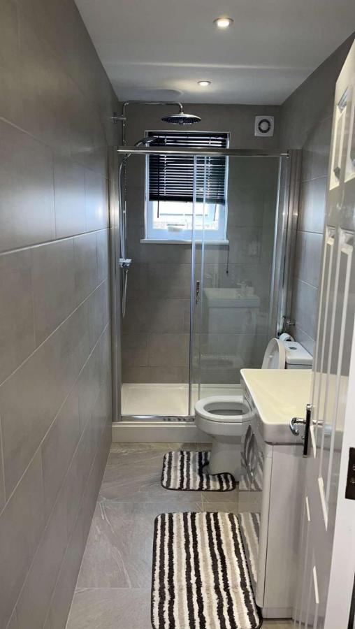 2 Bedroom Apartment *