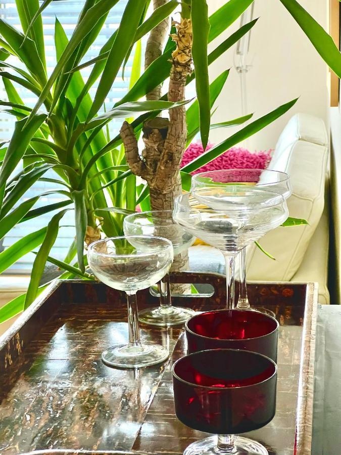 Zen Life With Urban Views - E8 Chic Apartment