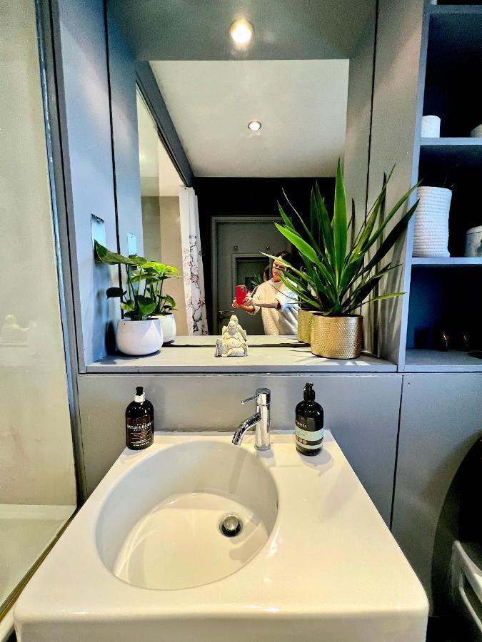 Zen Life With Urban Views - E8 Chic Apartment *