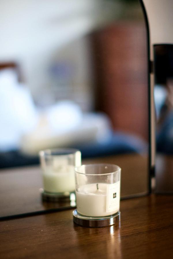 Zen Life With Urban Views - E8 Chic Apartment London