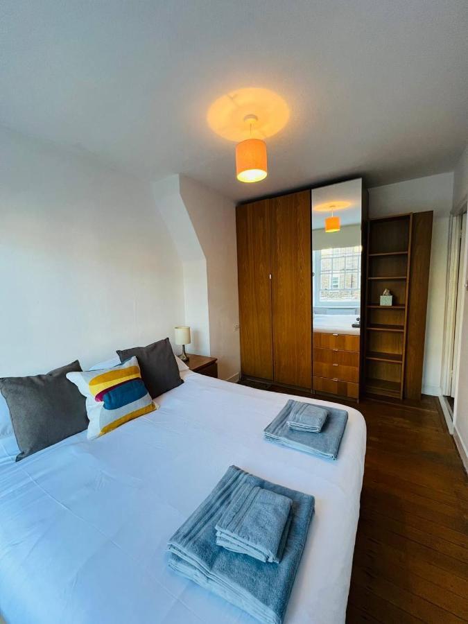 Cosy Bedroom Near Oval Station - Shared Bathroom Privatunterkunft