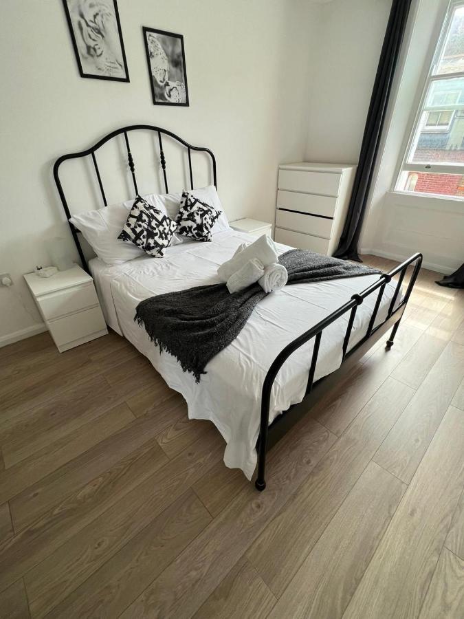 Fully Equipped 2 Bed Flat On Old Compton St! * London