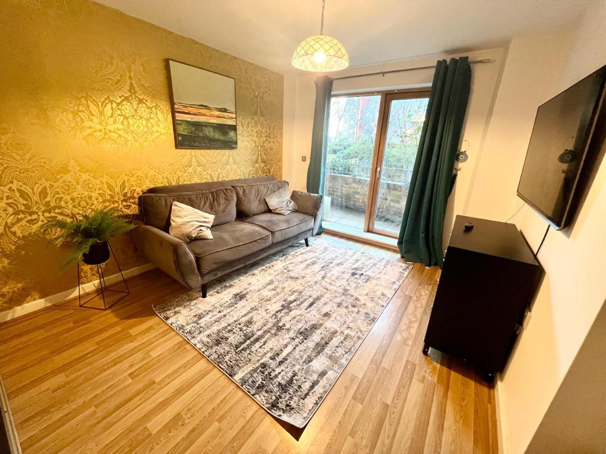 2 Bedroom Near Olympic Park With Free Parking Apartment