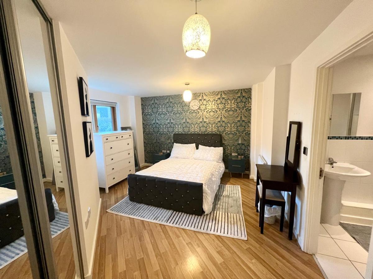 Apartment 2 Bedroom Near Olympic Park With Free Parking *
