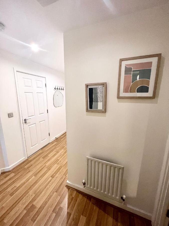 Apartment 2 Bedroom Near Olympic Park With Free Parking *