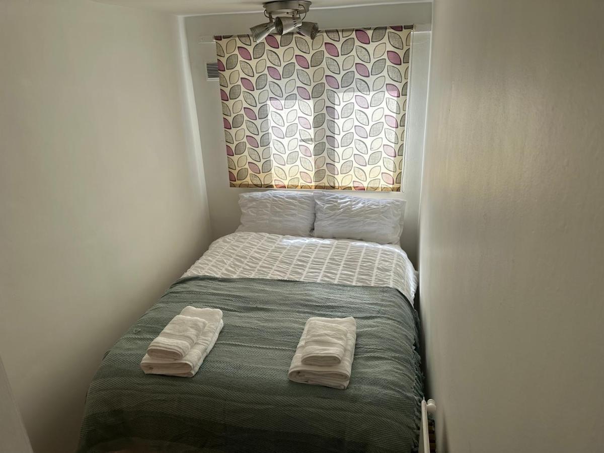 Spacious Double For Single Pensión