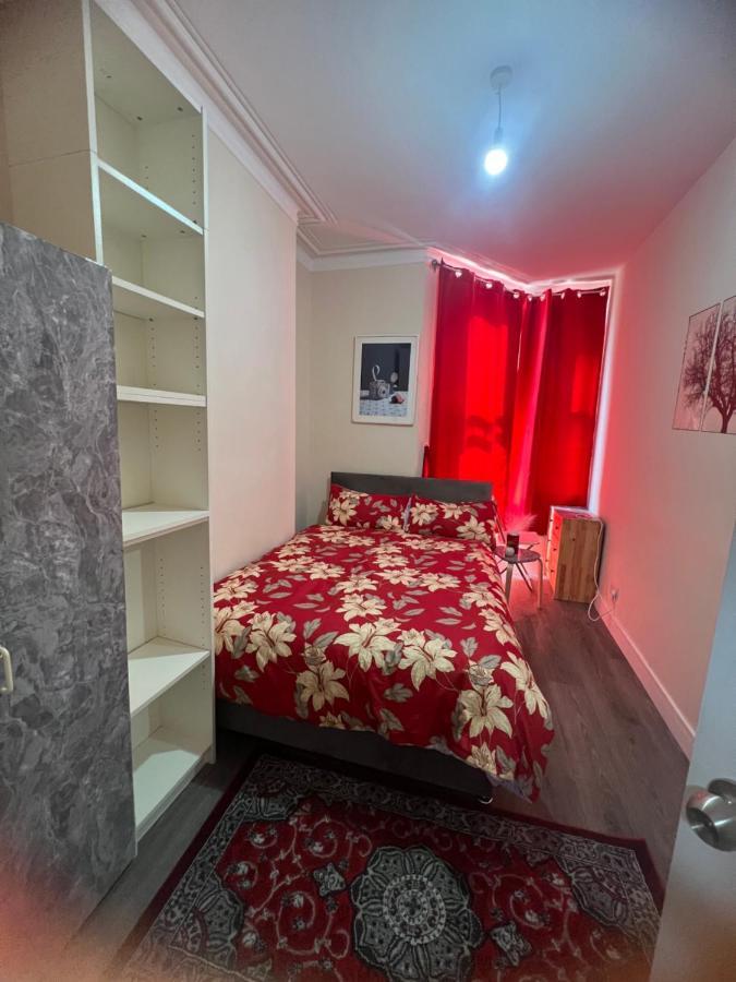 Apartment Small Cosy 2 Flat With 2 Double Beds London