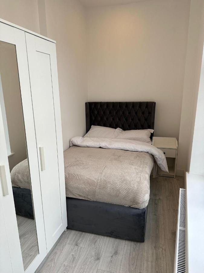 The Walworth Retreat- Cozy Flats In *