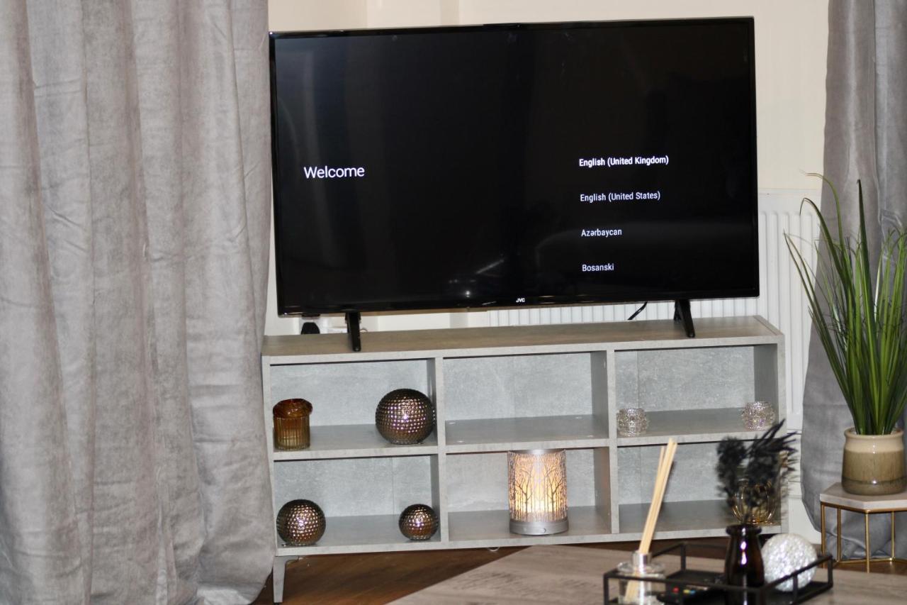 Glamorous Two Bed Flat Appartement