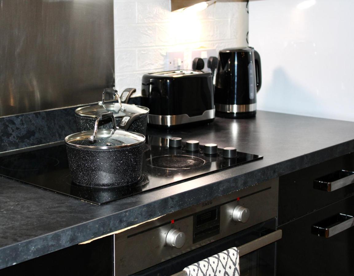 Glamorous Two Bed Flat Londen