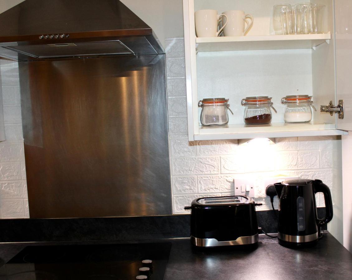 Glamorous Two Bed Flat Londen