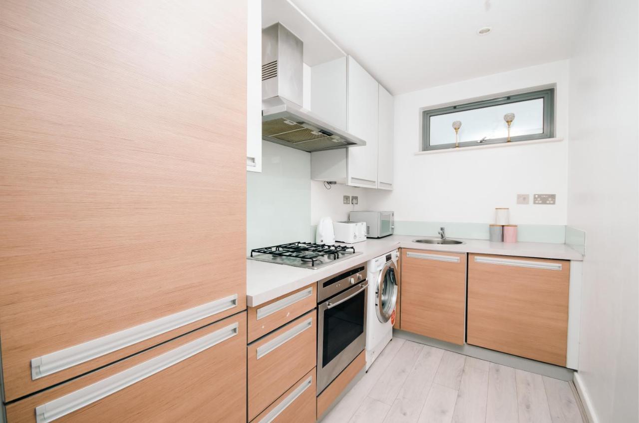Stylish Close To Bridge * Londres