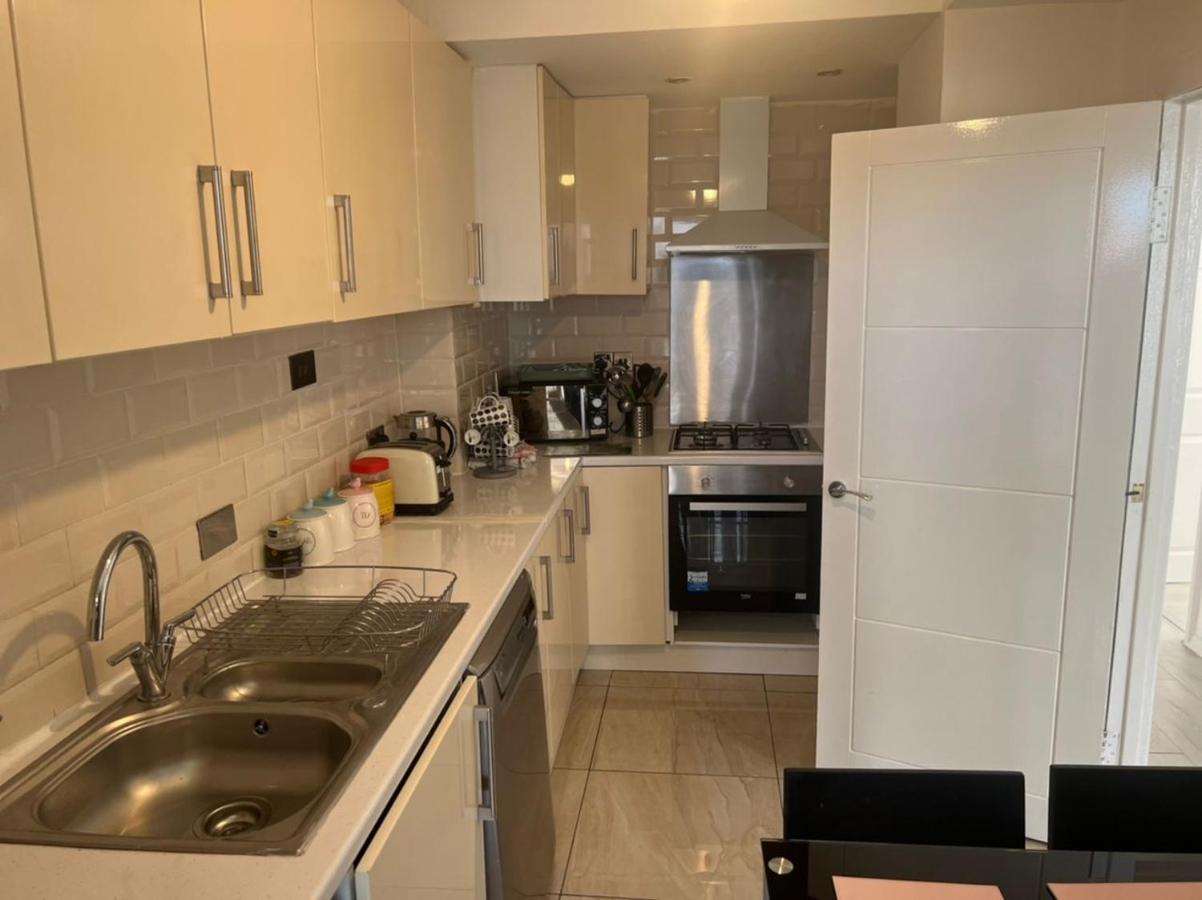 Cosy 2-bedroom Flat In Finsbury Park, Modern, Convenient & Close To London! Apartamento *
