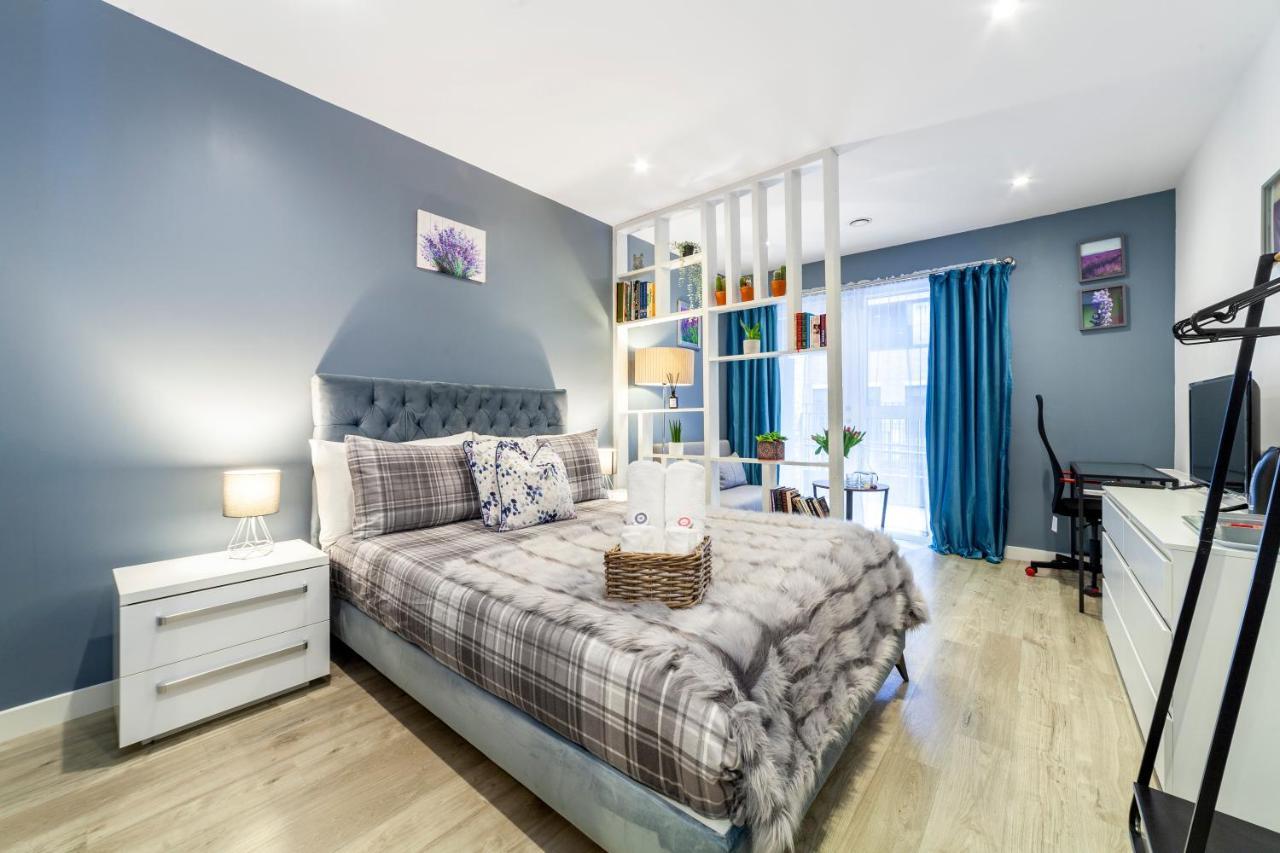 Private Double Bd With Optional Balcony, 15 Mins To Cc * Londen