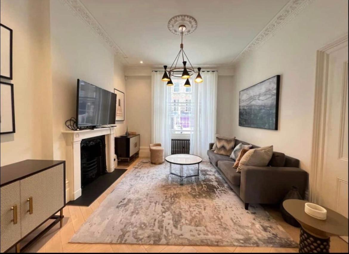 Duplex In Belgravia Apartment *
