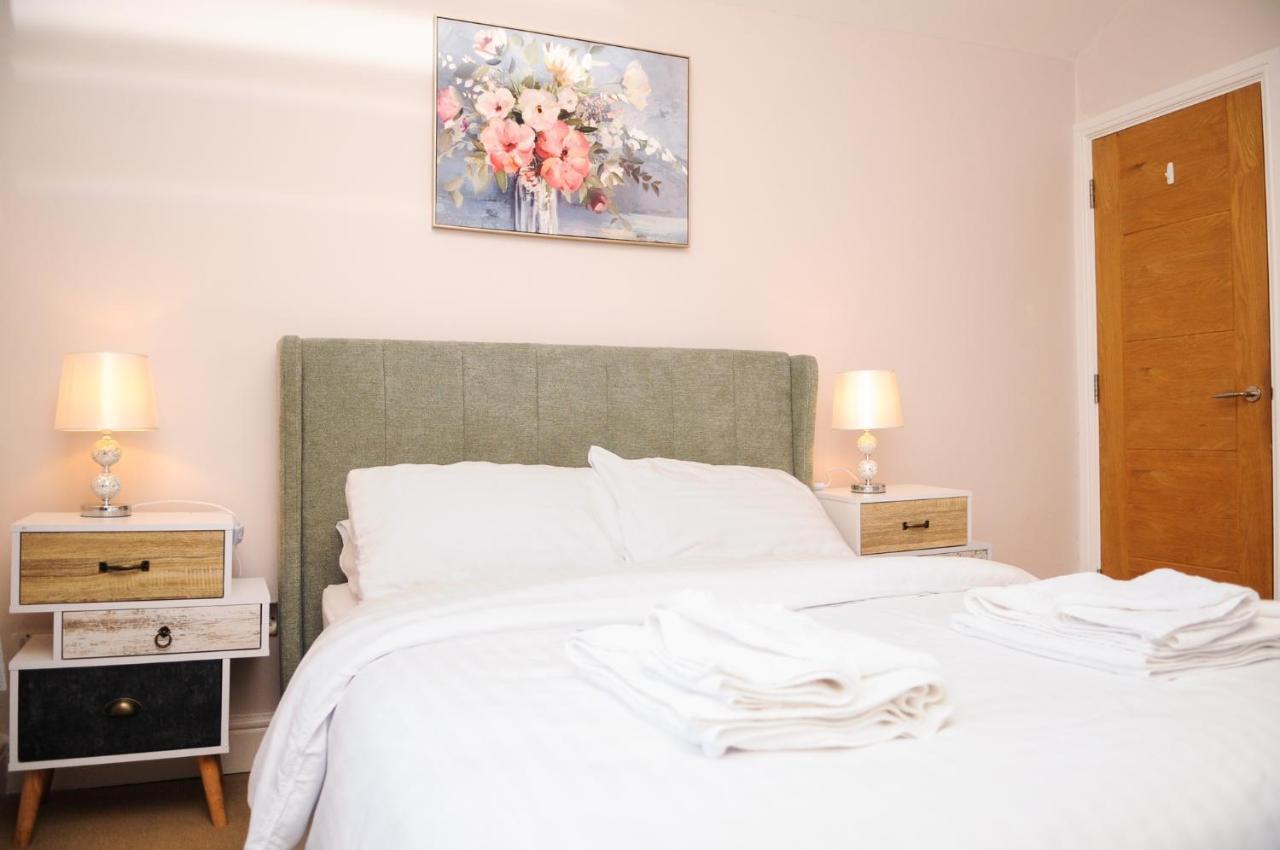 Luxury 5 Star - Parking, Garden, Nr Greater Metro Stations Londres