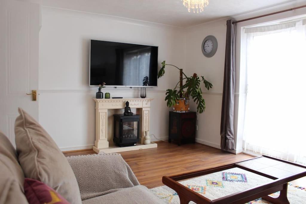 Apartamento Beautiful 3 Bedroom House With The Transport Links To London, The Excel Centre, Canary Wharf, The O2! With A Driveway And Private Garden! *