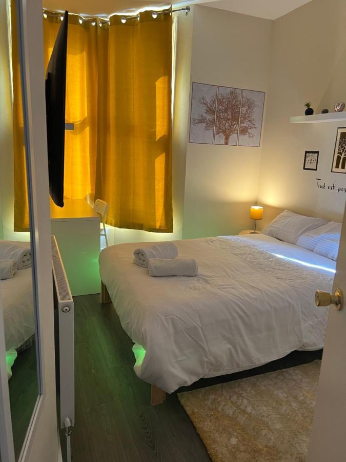 Small Cosy 2 Flat With 2 Double Beds Apartment