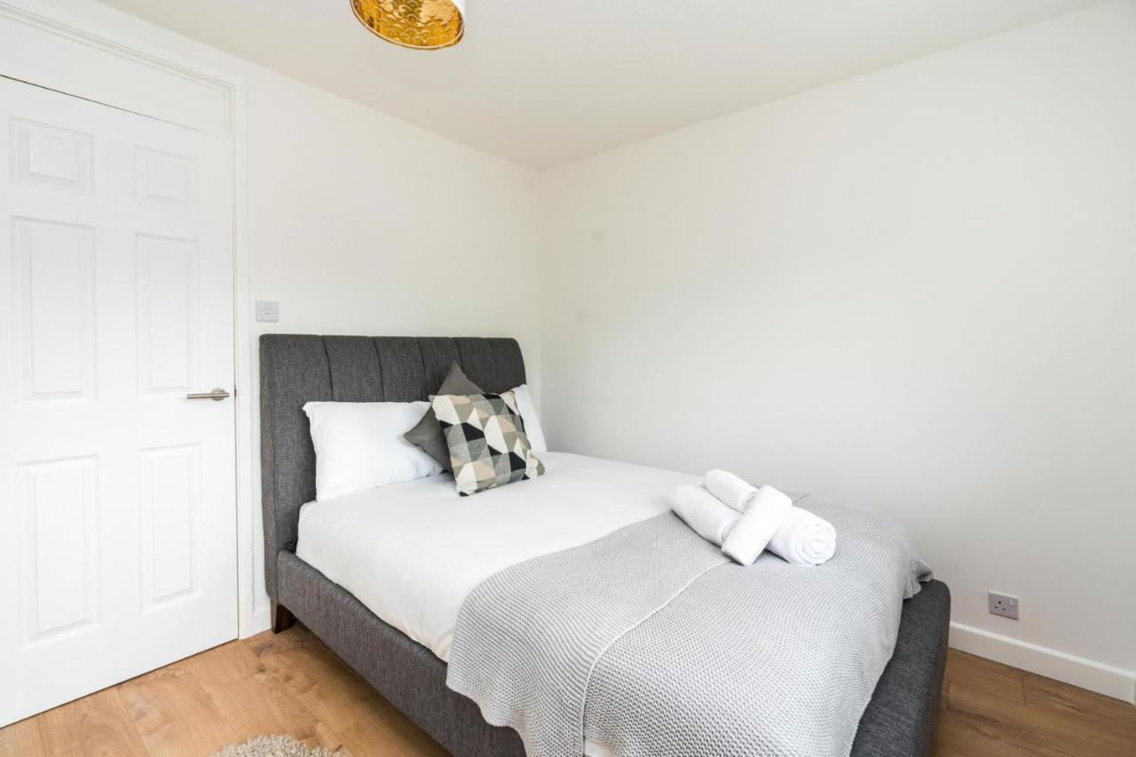 Sleek And Stylish 2bd With A Garden Anerley Londres