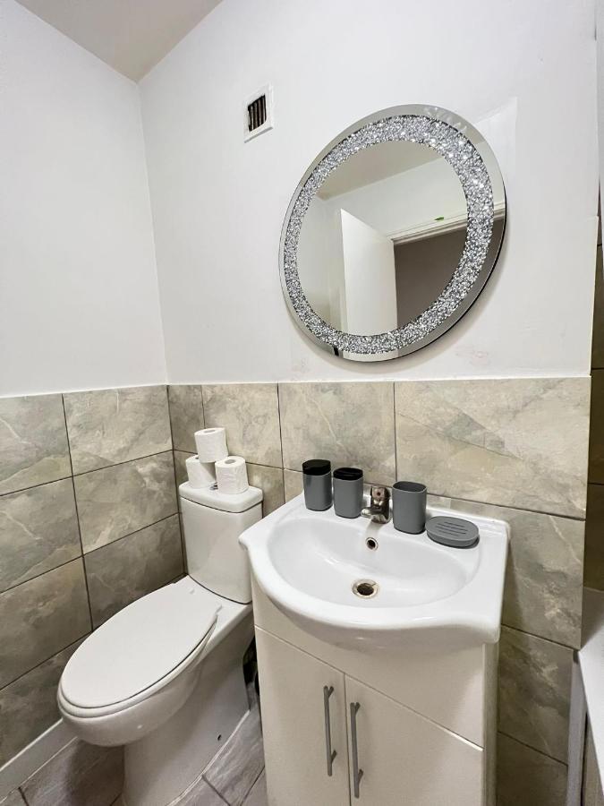 Lovely Studio Flat Cromwell Road London