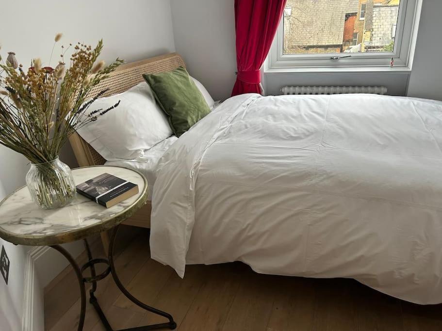Beautiful Two Bedroom Flat In Maida Vale Apartment London