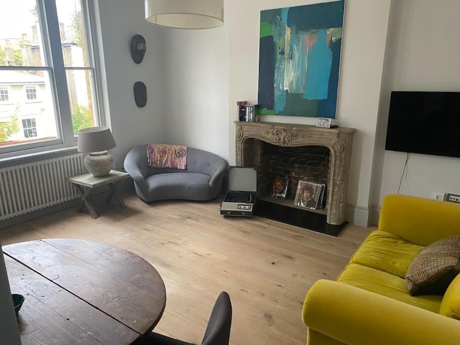 Beautiful Two Bedroom Flat In Maida Vale