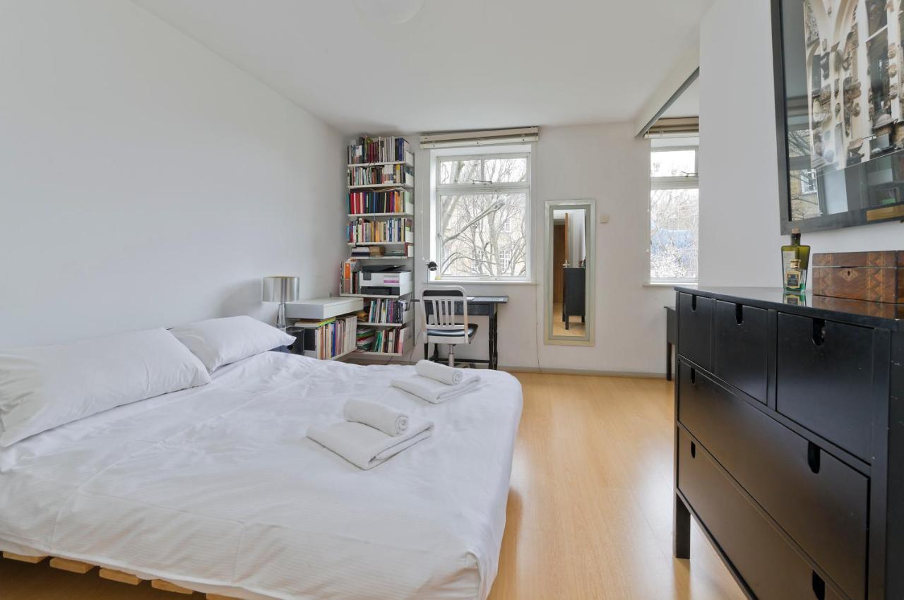 Large One Bedroom Flat With Balcony Close To The By Underthedoormat Appartement *