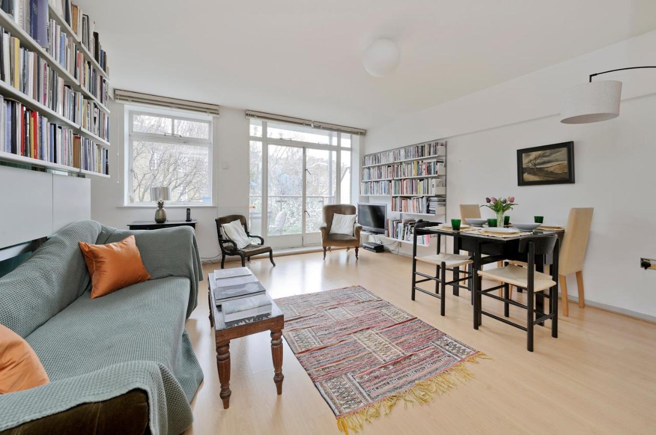 Appartement Large One Bedroom Flat With Balcony Close To The By Underthedoormat